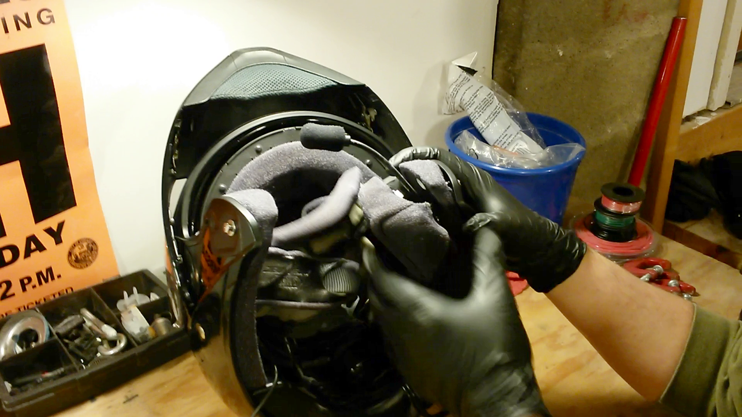 How To Clean Your Motorcycle Helmet (Inside And Out) ~ TRO