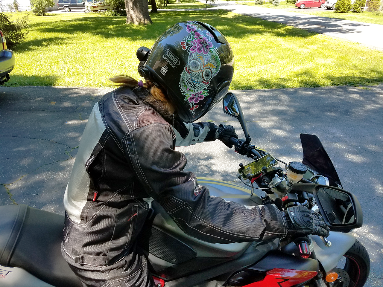 Motorcycle Helmet Painting: Custom Looks For Riding/Racing